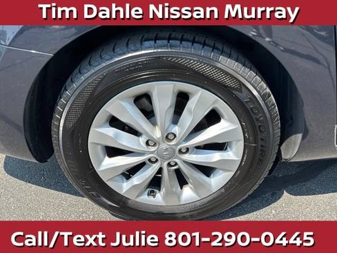 Used 2015 Kia Sedona EX FWD image 12
