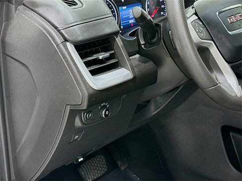 Used 2023 GMC Terrain SLE w/ Driver Convenience Package image 10