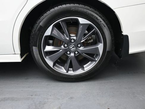 Used 2023 Honda Odyssey Elite image 11