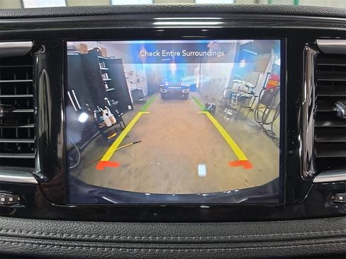 Used 2020 Chrysler Pacifica Limited image 22