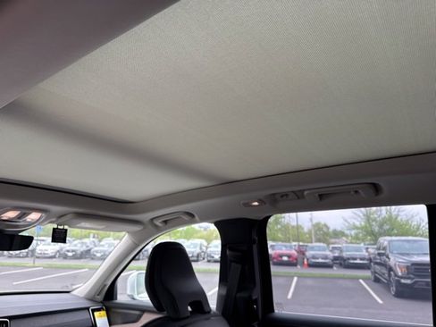 New 2025 Volvo XC90 T8 Plus image 10