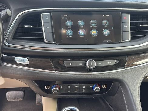 Used 2018 Buick Enclave Essence AWD/4WD image 28