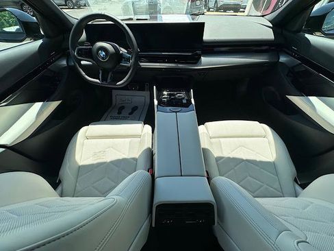 Certified 2026 BMW 530i xDrive w/ M Sport Package AWD/4WD image 18