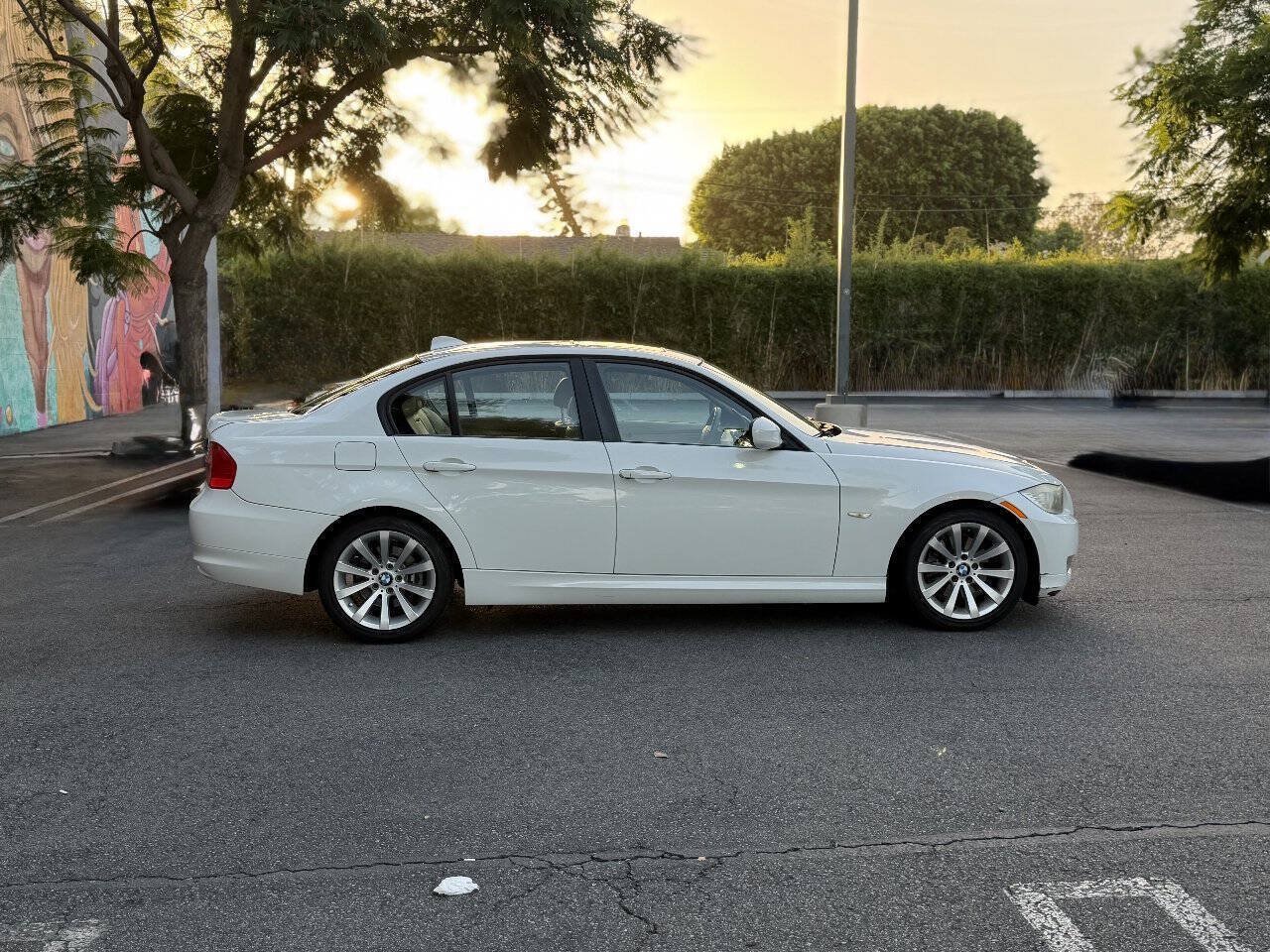 Used 2011 BMW 328i Sedan RWD image 6