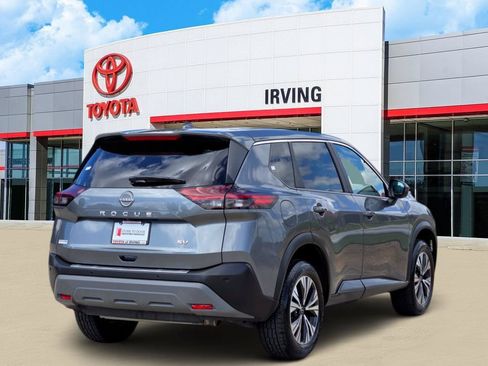 Used 2023 Nissan Rogue SV FWD image 4