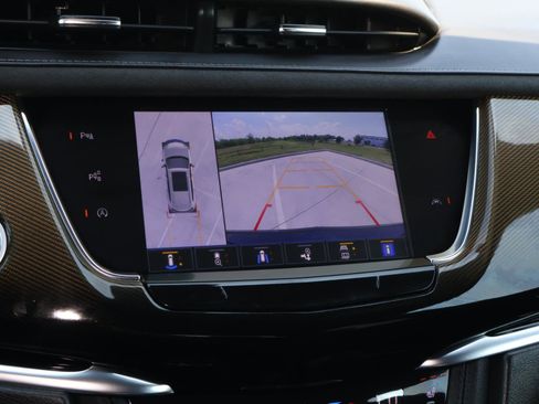 Certified 2023 Cadillac XT6 Sport w/ Platinum Package image 36