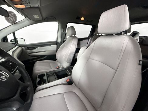 Used 2019 Honda Odyssey EX image 3