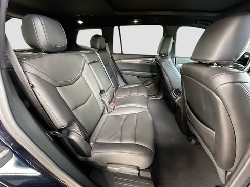 Used 2022 Cadillac XT6 Luxury image 29