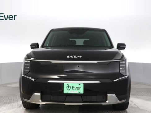 Used 2024 Kia EV9 Light Long Range RWD image 12