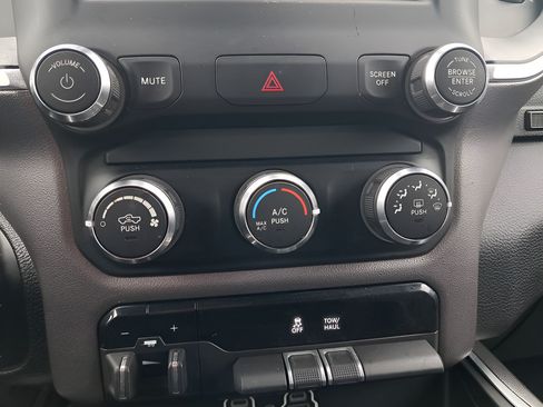 Used 2020 RAM 1500 Lone Star RWD image 21