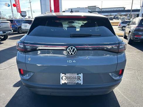 Used 2024 Volkswagen ID.4 Pro image 4