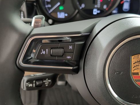 Used 2025 Porsche Macan image 22