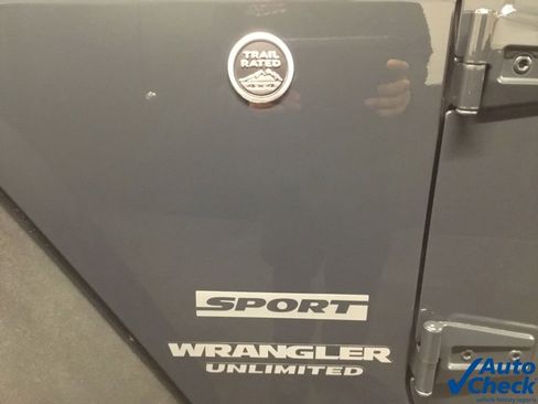 Used 2017 Jeep Wrangler Unlimited Sport w/ Quick Order Package 24S image 19