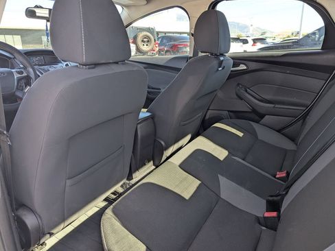Used 2013 Ford Focus SE FWD image 29