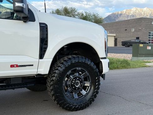 Used 2024 Ford F350 Lariat w/ Lariat Ultimate Package AWD/4WD image 4