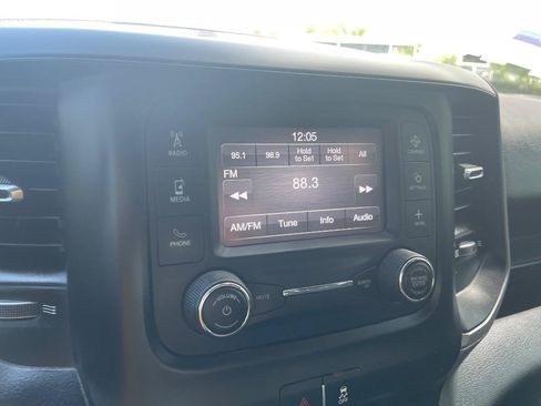 Used 2022 RAM 2500 Tradesman w/ Chrome Appearance Group AWD/4WD image 11