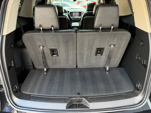 Used 2023 GMC Acadia Denali w/ Denali Ultimate Package image 16