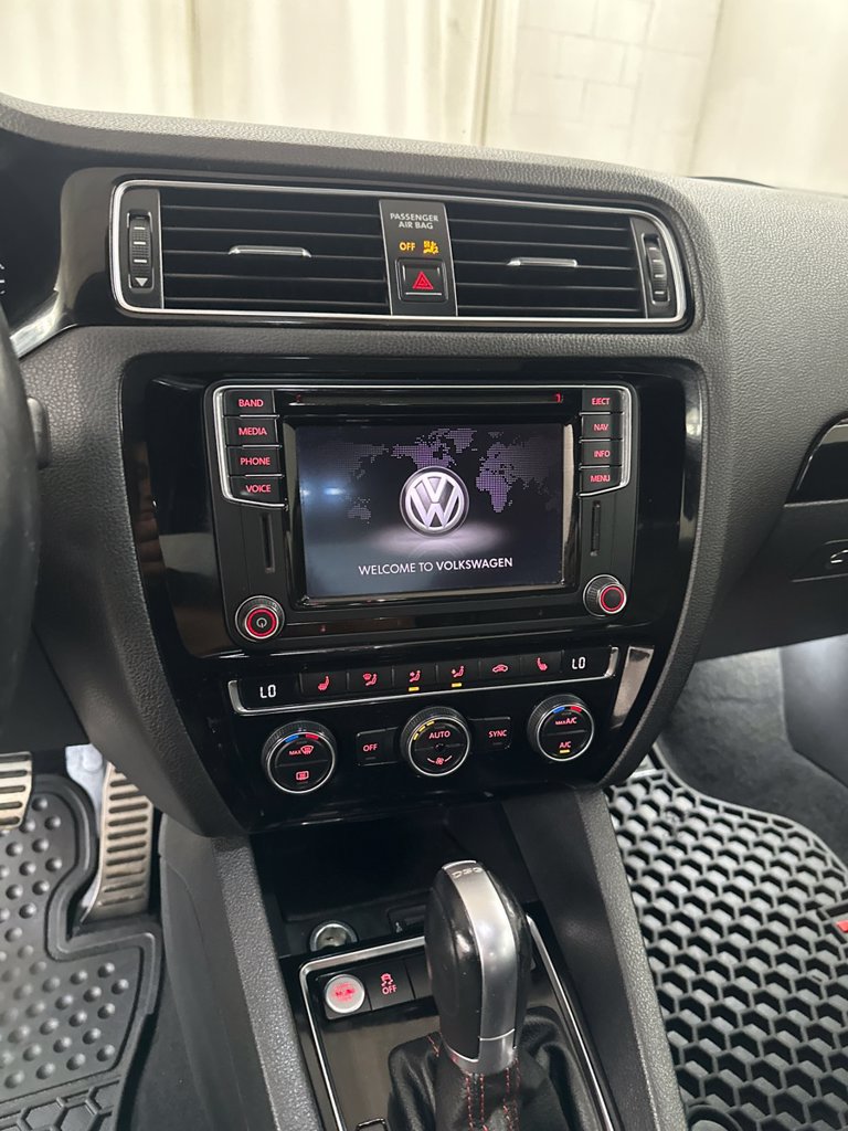 Used 2016 Volkswagen Jetta GLI SEL FWD image 18