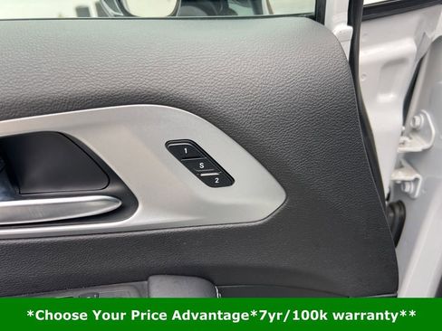 Certified 2025 Chrysler Pacifica Limited image 47