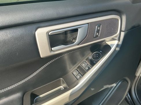 Certified 2023 Ford Explorer XLT RWD image 16