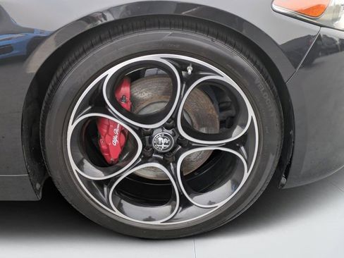 Used 2022 Alfa Romeo Giulia Ti image 9