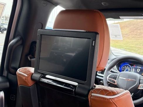 New 2026 Chrysler Pacifica Pinnacle image 37