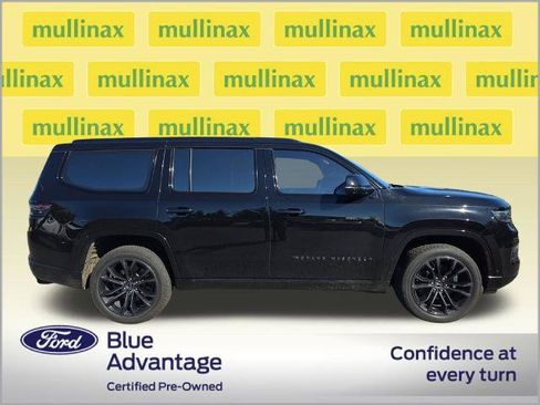 Used 2022 Jeep Grand Wagoneer Series II AWD/4WD image 2