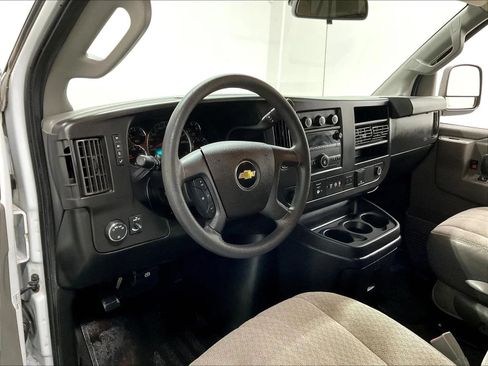 Used 2020 Chevrolet Express 2500 LT w/ LT Preferred Equipment Group RWD image 10