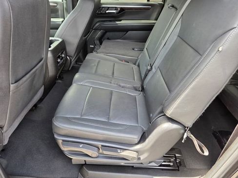 Certified 2025 Chevrolet Suburban LT w/ Comfort Package image 12