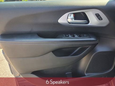 Used 2023 Chrysler Pacifica Touring-L w/ S Appearance Package AWD/4WD image 12