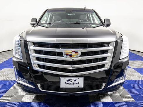 Used 2018 Cadillac Escalade ESV Premium Luxury image 2