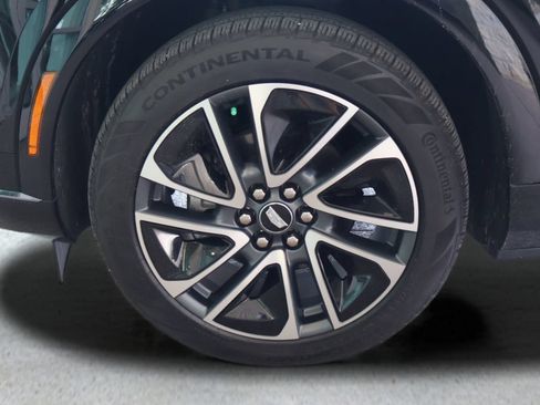 Used 2025 Cadillac Optiq Sport 1 AWD/4WD image 29