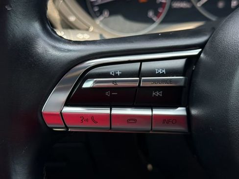 Used 2021 MAZDA MAZDA3 s FWD image 24