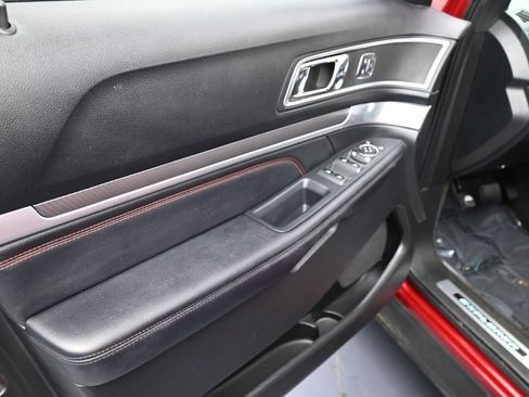 Used 2016 Ford Explorer Sport w/ Equipment Group 401A image 17