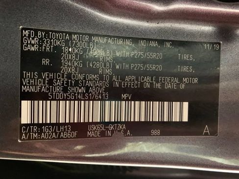 Used 2020 Toyota Sequoia Platinum AWD/4WD image 41