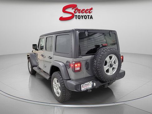 Used 2020 Jeep Wrangler Unlimited Sport S image 2