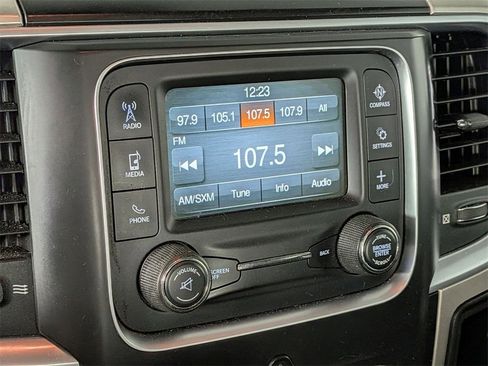 Used 2020 RAM 1500 Classic SLT image 20