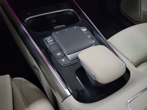 Used 2022 Mercedes-Benz GLA 250 4MATIC image 23