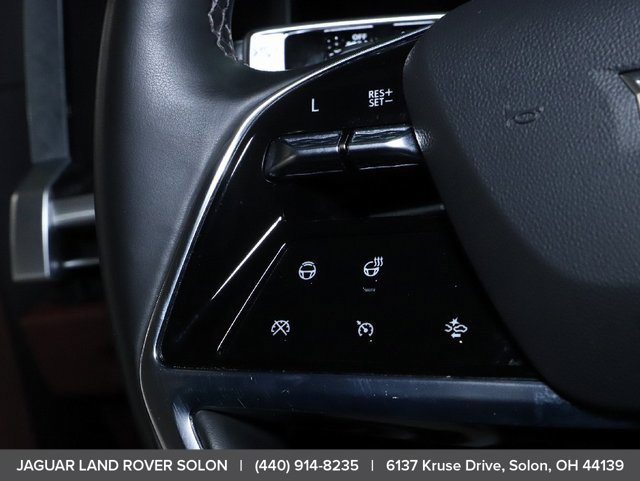 Used 2025 Cadillac Escalade Premium Luxury AWD/4WD image 23