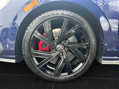 Used 2023 Volkswagen GTI SE image 9