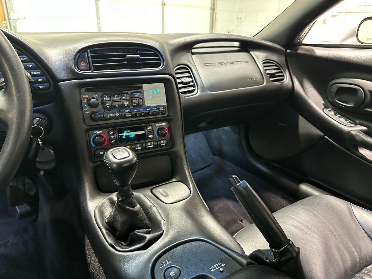 Used 2004 Chevrolet Corvette Z06 w/ Memory Package RWD image 29
