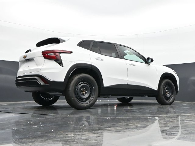 New 2026 Chevrolet Trax LS FWD image 40