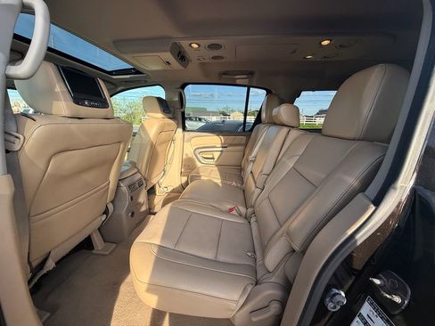 Used 2015 Nissan Armada Platinum image 19