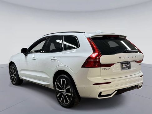 Used 2025 Volvo XC60 B5 Plus AWD/4WD image 12