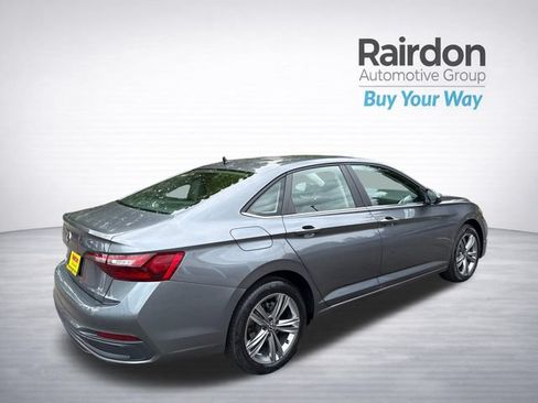 Used 2024 Volkswagen Jetta SE FWD image 7