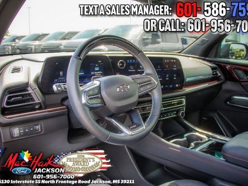 Used 2024 Chevrolet Traverse Z71 w/ Enhanced Driving Package AWD/4WD image 13