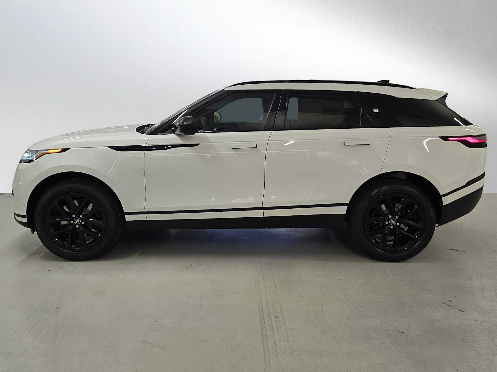 New 2026 Land Rover Range Rover Velar S AWD/4WD image 2