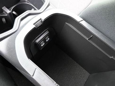 Used 2024 Toyota RAV4 XLE image 27