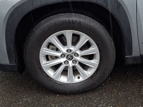 Used 2025 Toyota Grand Highlander AWD Hybrid image 32