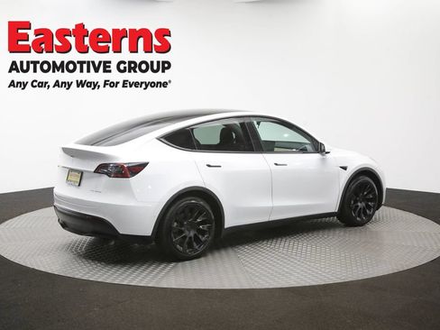 Used 2022 Tesla Model Y Long Range AWD/4WD image 35